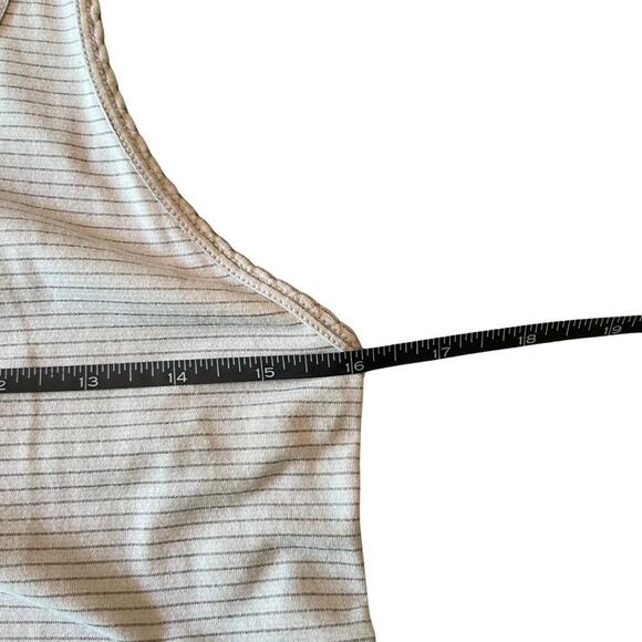 Lululemon 105 F Singlet Tank Top Gray Scalloped Edge Racerback Size 6/8 724G - Picture 10 of 11